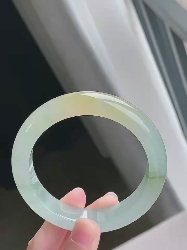 Icy Yellow Jadeite Bangle with Floating Green Patterns